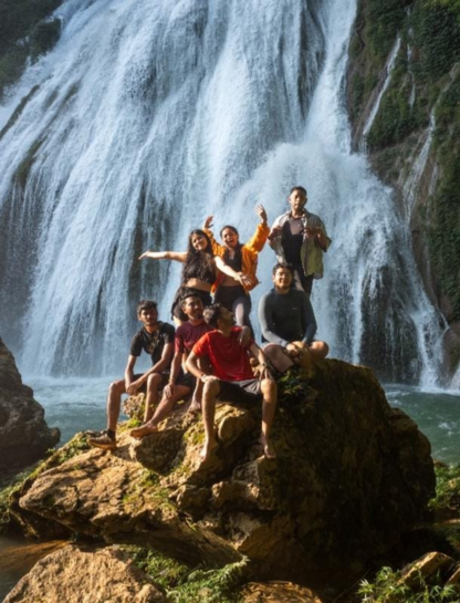 Unique waterfall captions for Instagram with friends